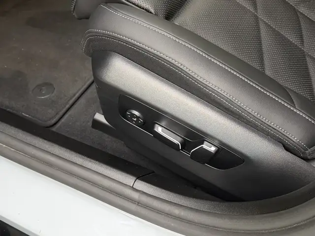 BMW i5 view 13