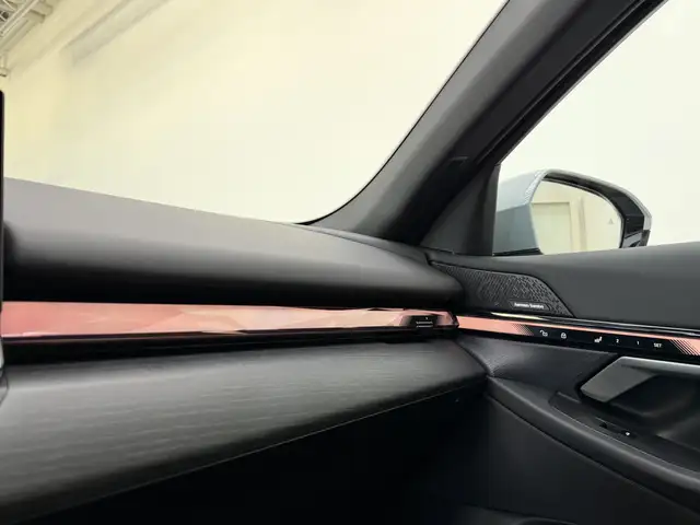BMW i5 view 10