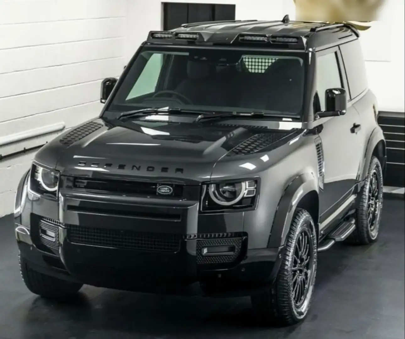 Land Rover Defender 90 5.0 V8 AWD Aut. 525 Gris - 1