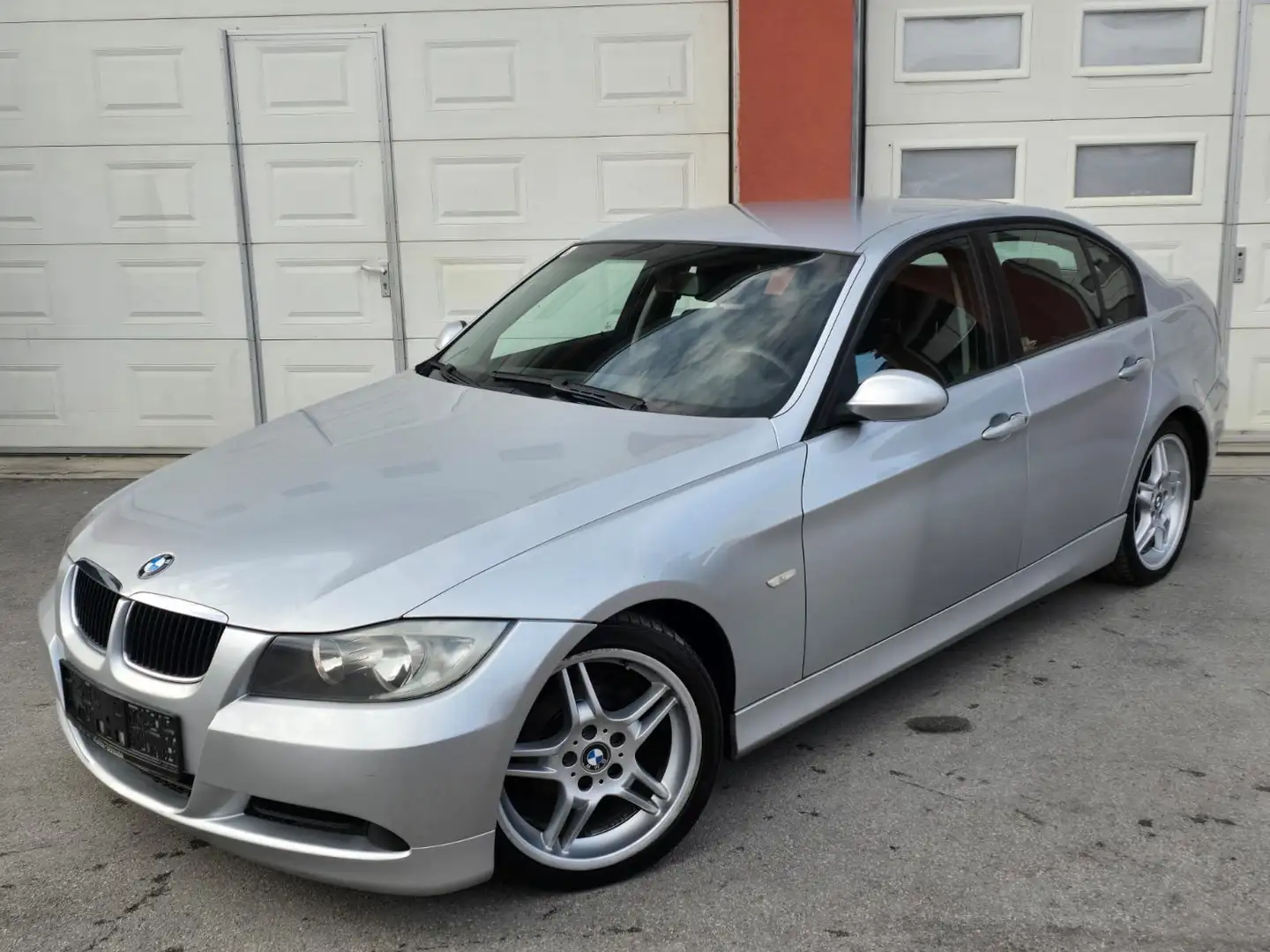 BMW 318 d *Pickerl NEU* *2.Besitz* Plateado - 1
