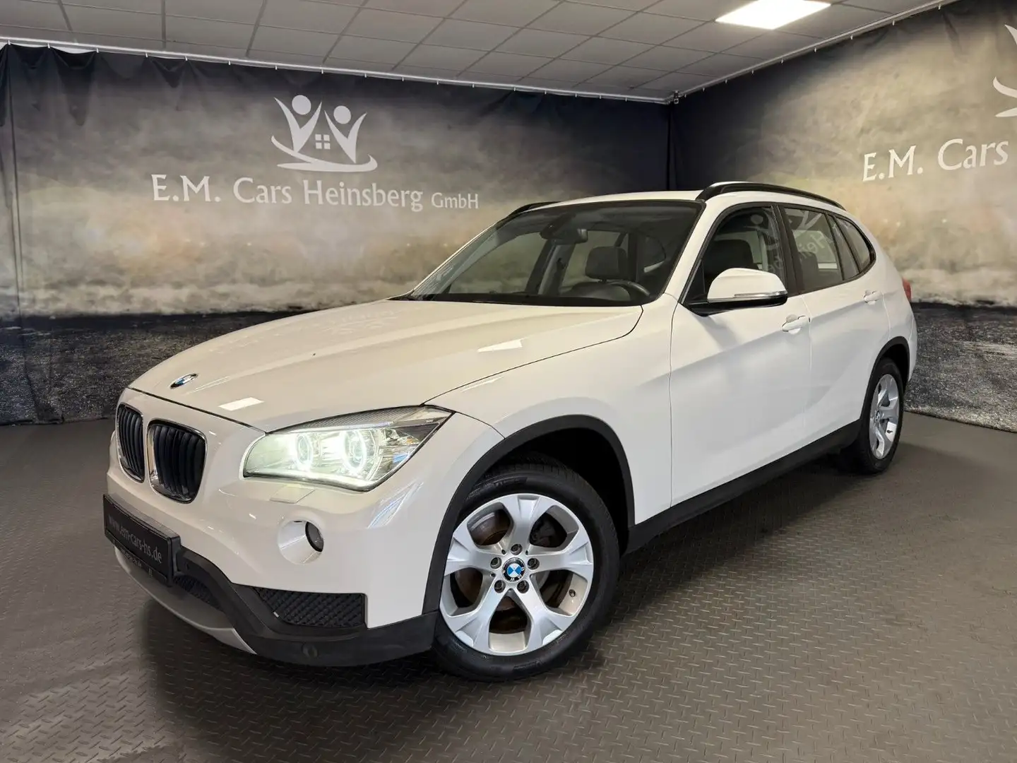 BMW X1 18d xDrive Automatik KLIMA Bi-Xenon PDC Weiß - 2