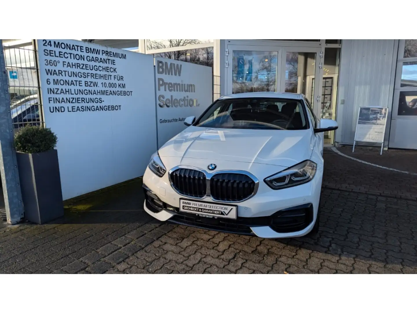 BMW 118 iA Sport Line 17'' Leas. ab 289,- LCProf HiFi adLE Wit - 2