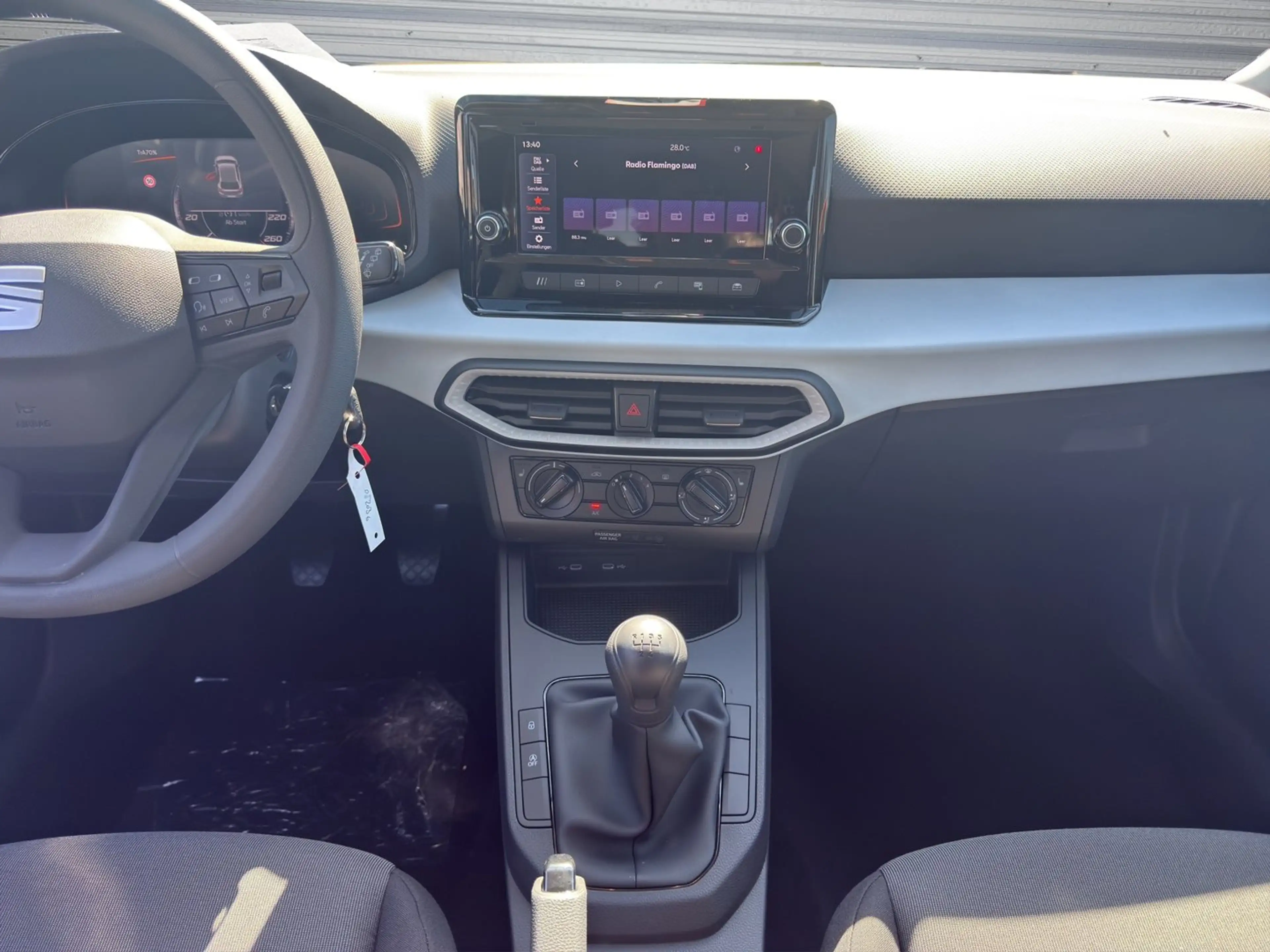 SEAT Ibiza Reference 1.0 TSI 95PS — photo 12