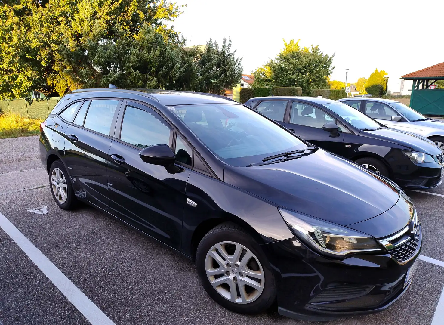 Opel Astra Sports Tourer 1.6 Neues Pickerl, gültig 11/2026 Schwarz - 1
