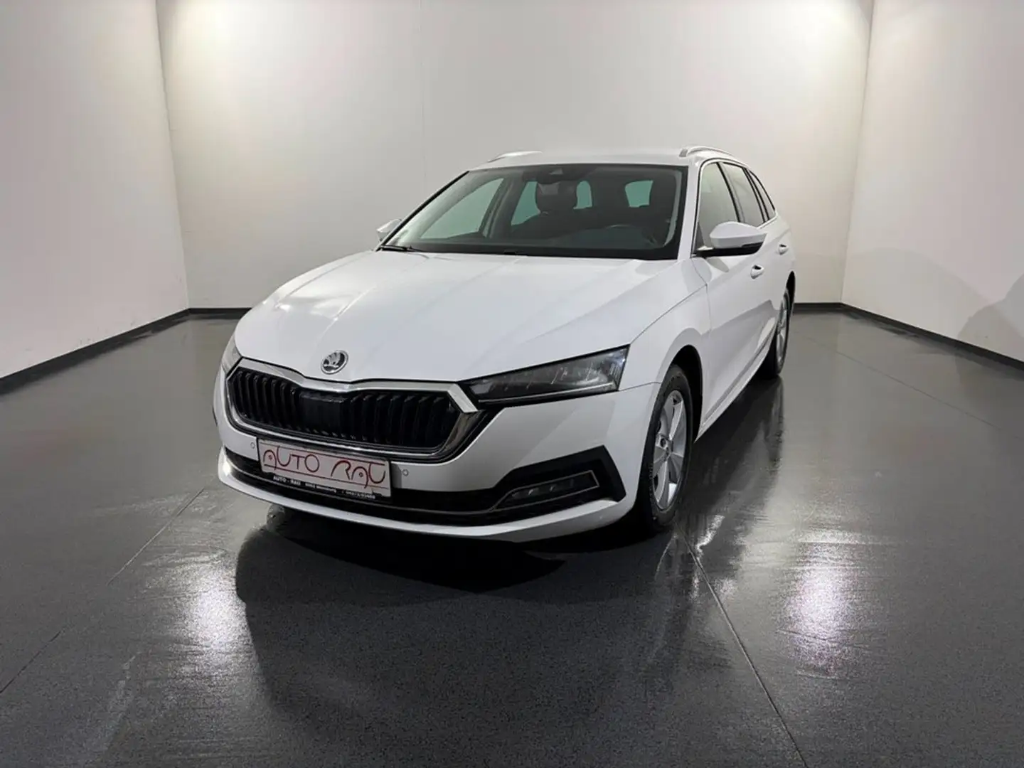 Skoda Octavia Com. 2.0 TDI Style DSG *LED*NAVI*PDC* Weiß - 2
