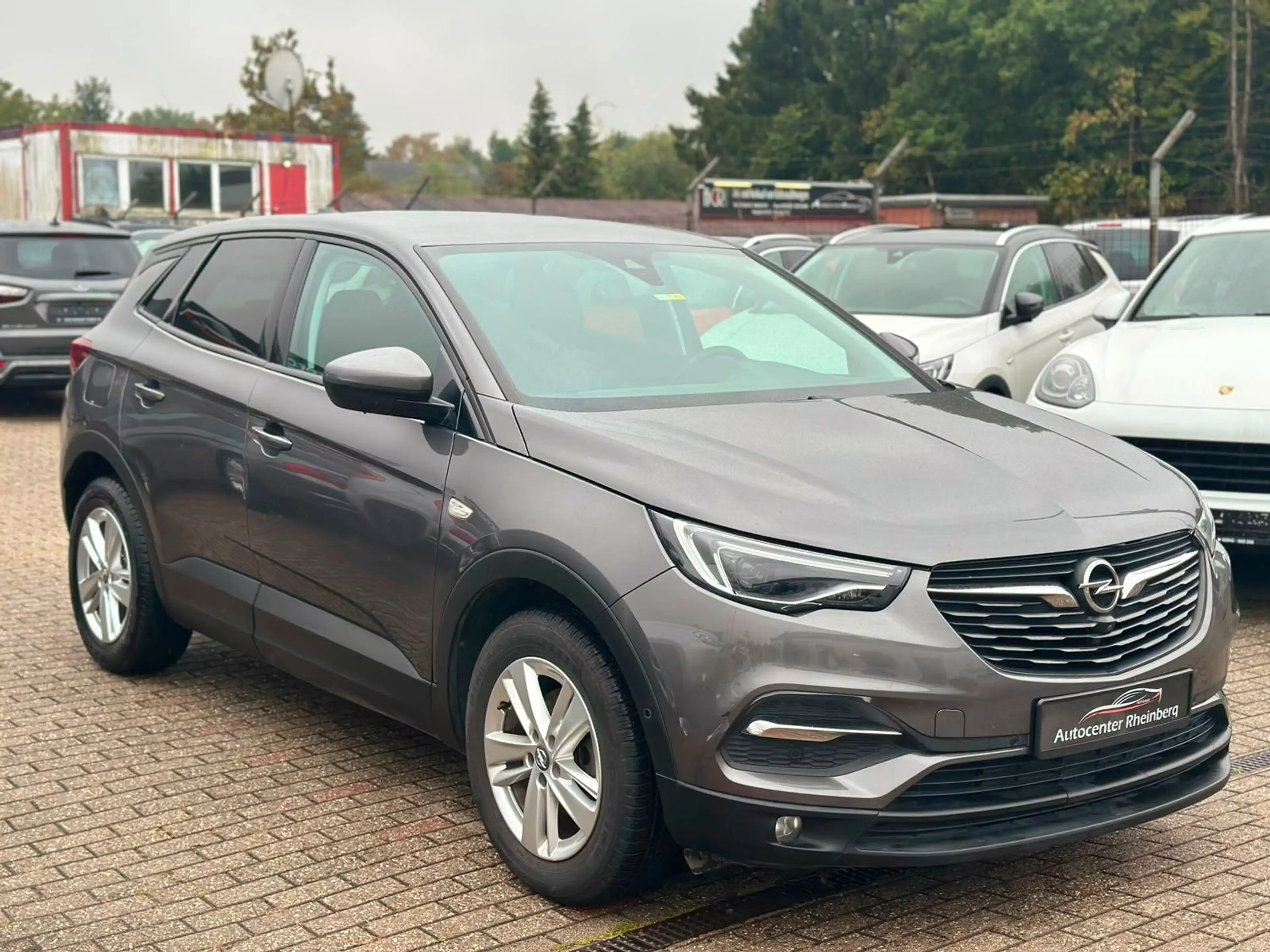 Opel Crossland X Grandland Business Edition 1.5 — photo 3