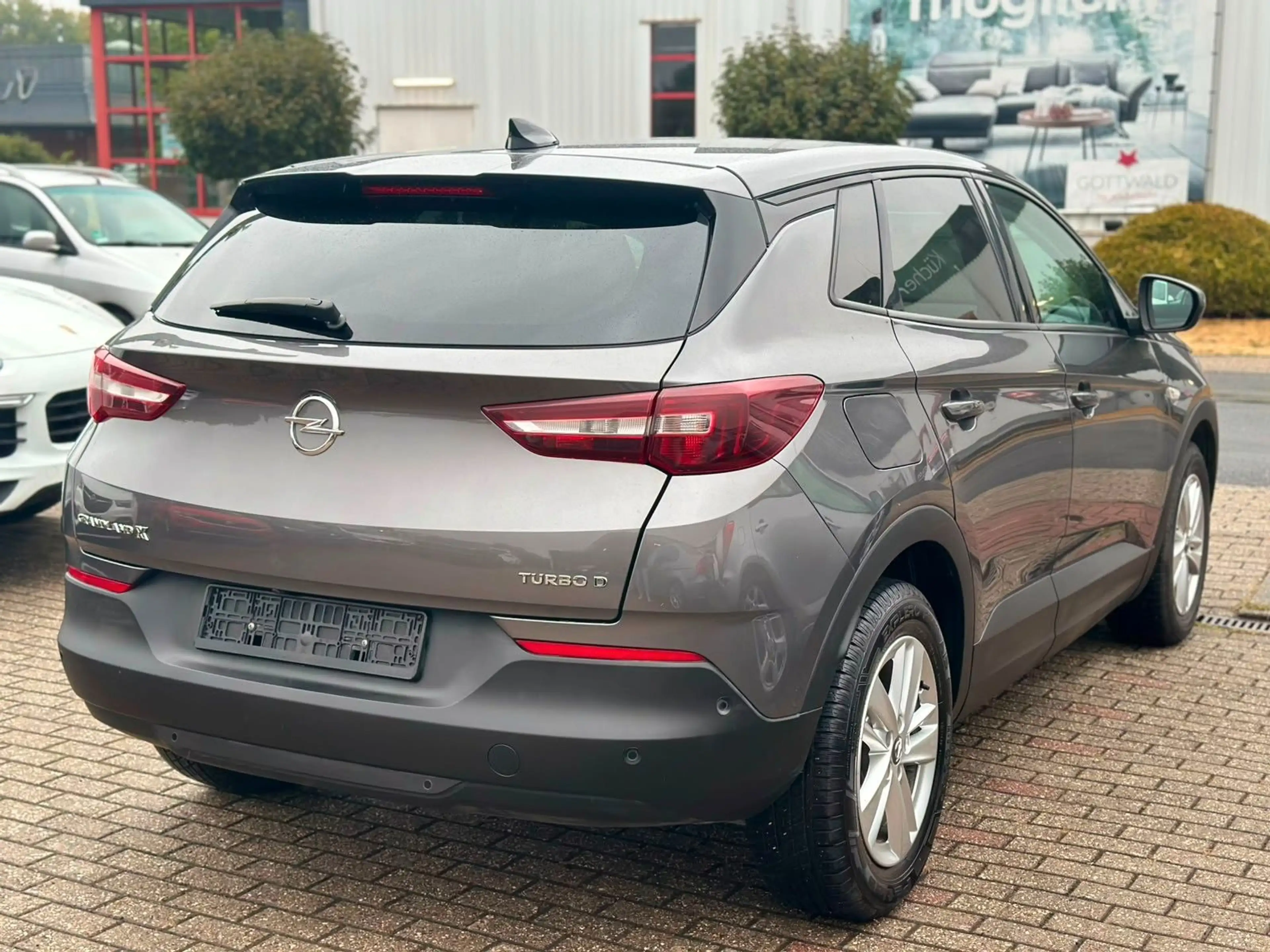Opel Crossland X Grandland Business Edition 1.5 — photo 4