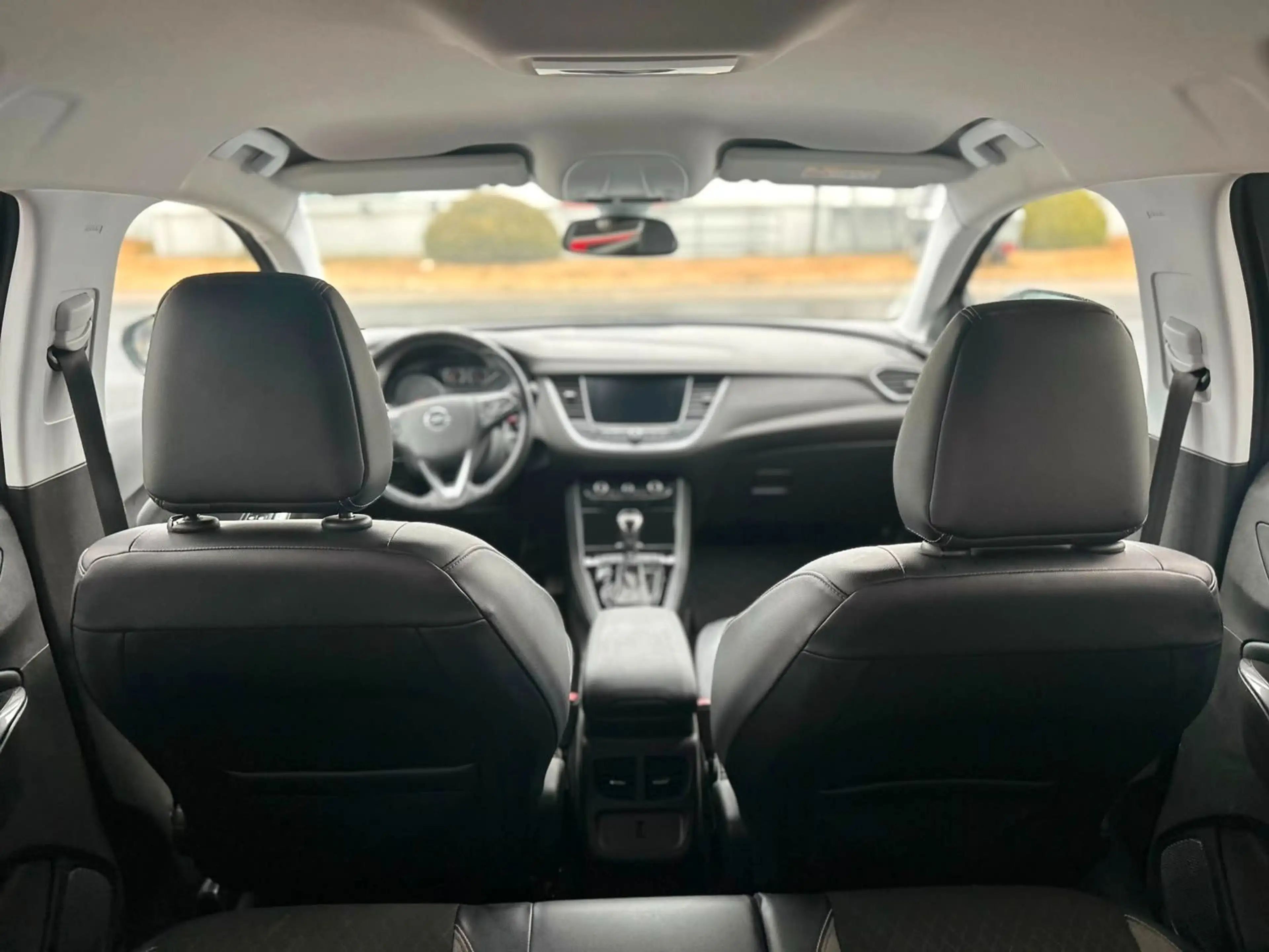 Opel Crossland X Grandland Business Edition 1.5 — photo 12
