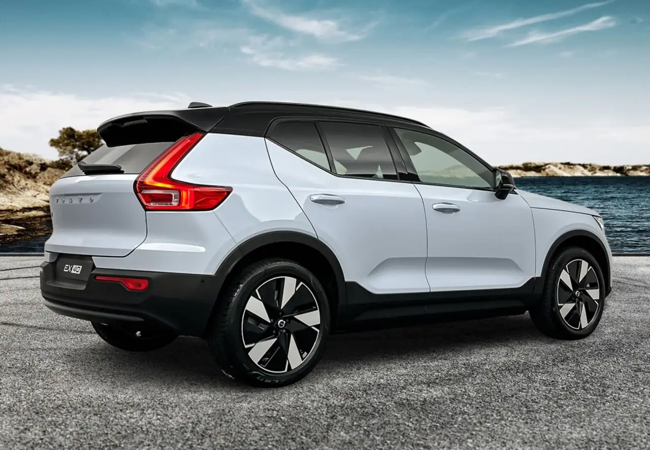 Volvo EX40 2026