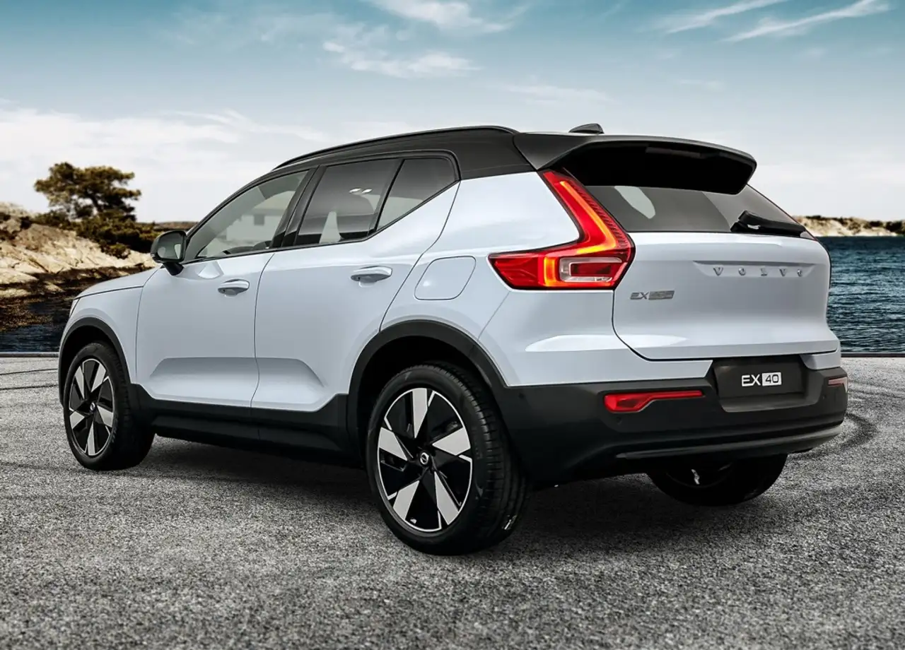 Volvo EX40 2026