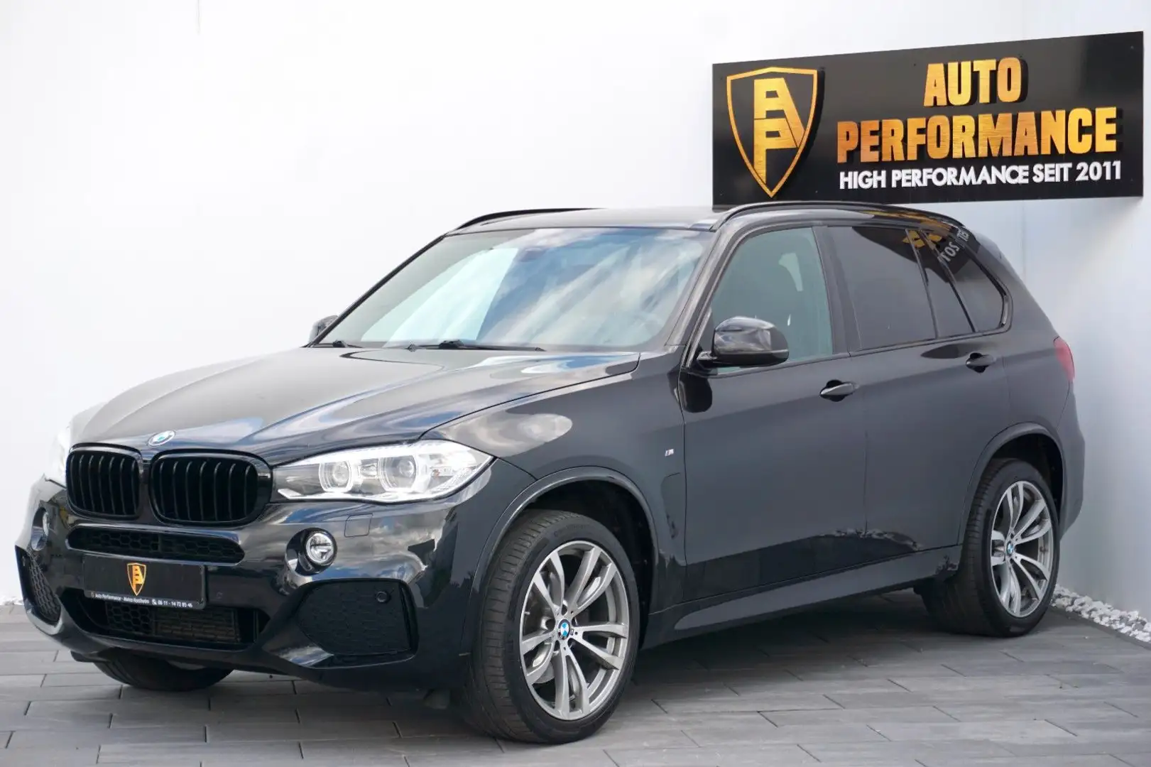 BMW X5 xDrive 40 d M-Paket~HUD~AHK~Kam.~HiFi~StandH. Zwart - 1