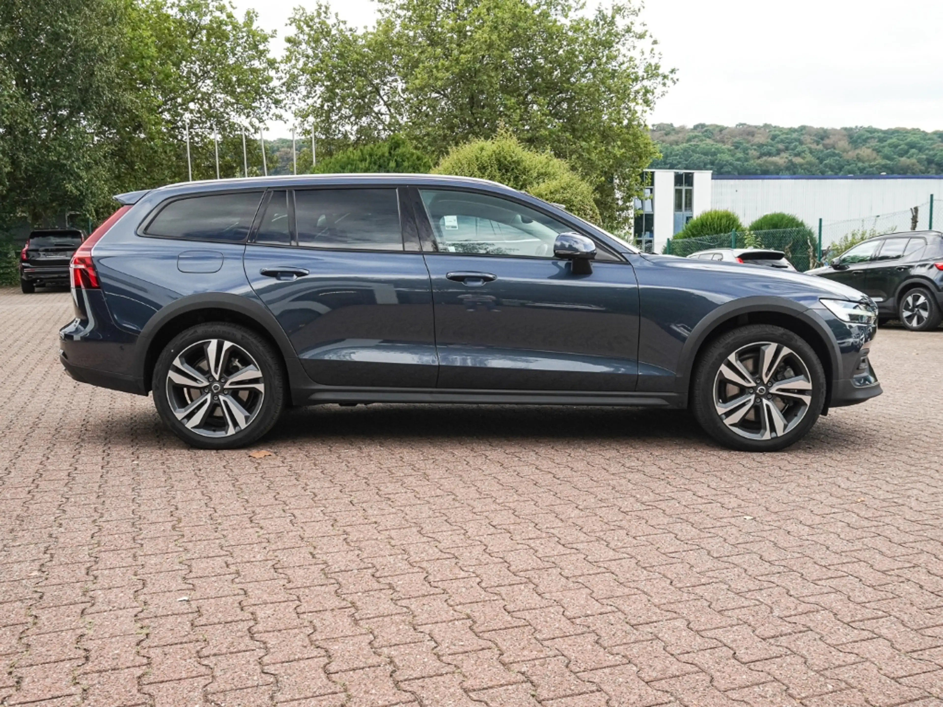 Volvo V60 Cross Country Cross Country Plus AWD StandHZG El. Panodach Digit — photo 5