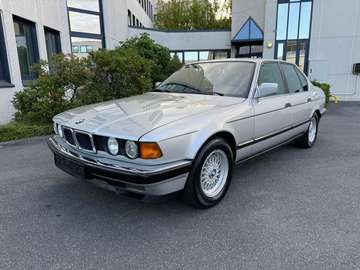 740i V8