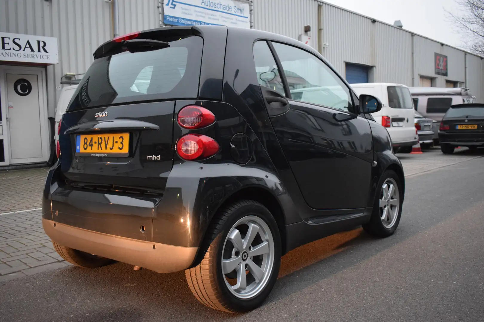smart forTwo coupé 1.0 mhd AUTOMAAT / PANO / DEALER ONDERHOUDEN Noir - 2