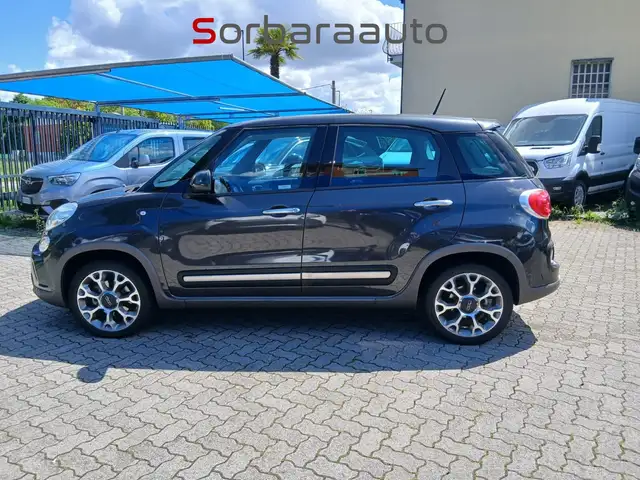 Fiat 500l view 3