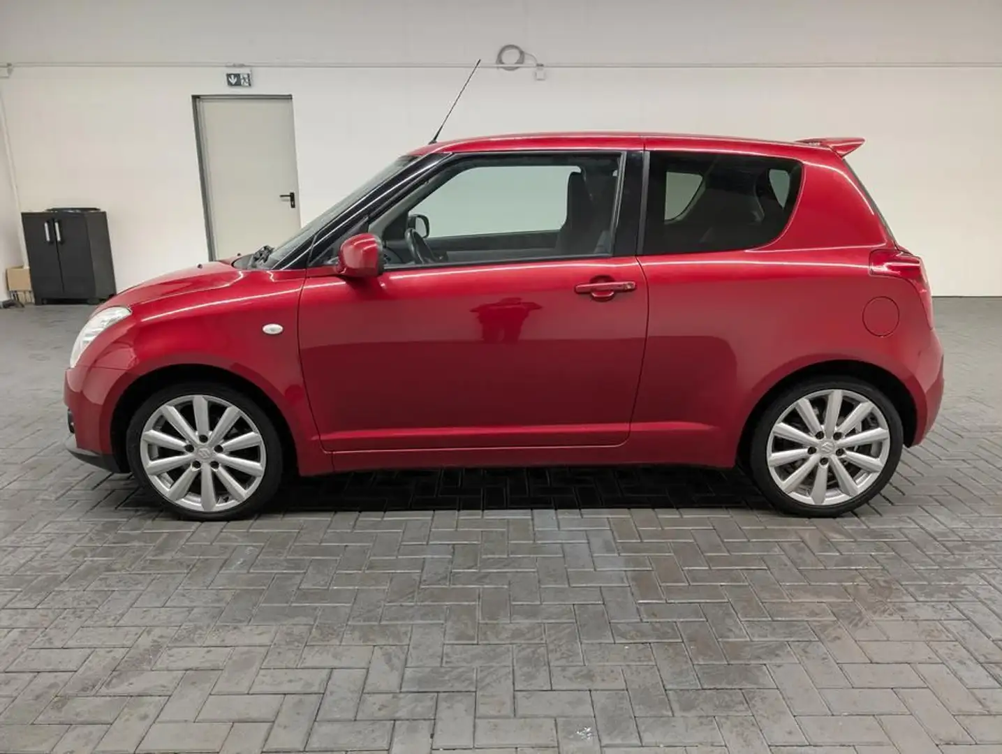 Suzuki Swift 1.6 Sport Für Gewerbe, Ex-/Import Rot - 2