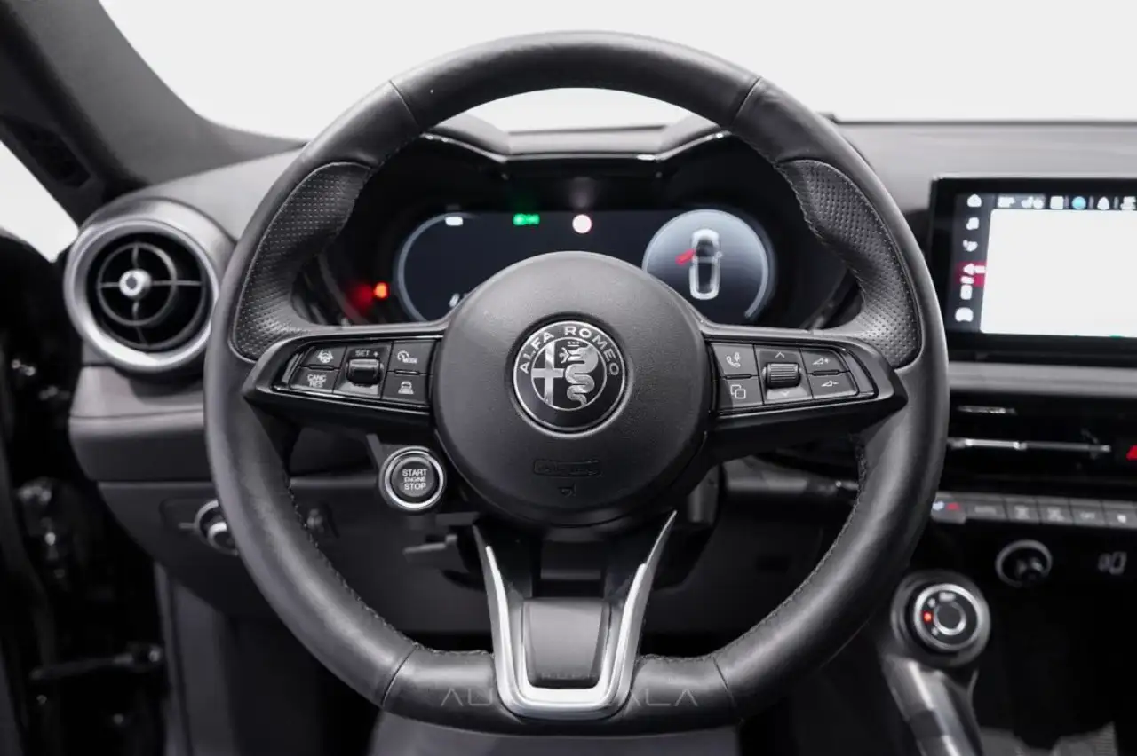 Alfa Romeo Tonale 2024 — фото 15