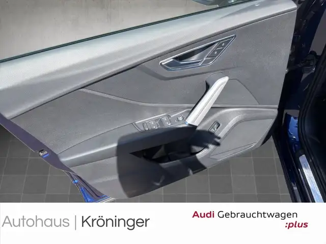 Audi Q2 view 8