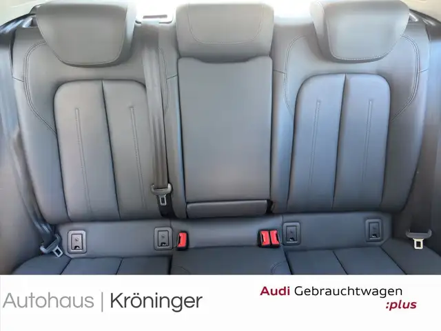 Audi Q2 view 10