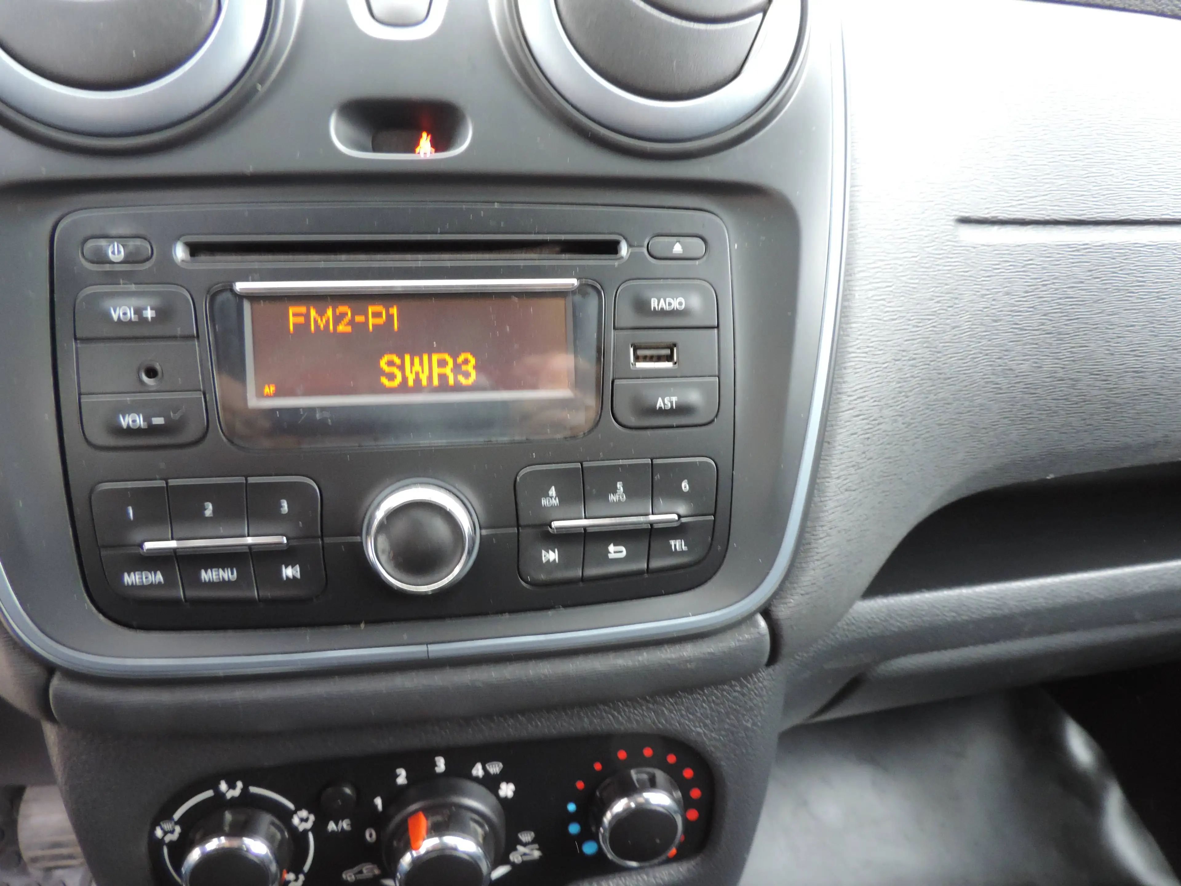 Dacia Dokker Stepway Klima AHK 1 Hd. — photo 15