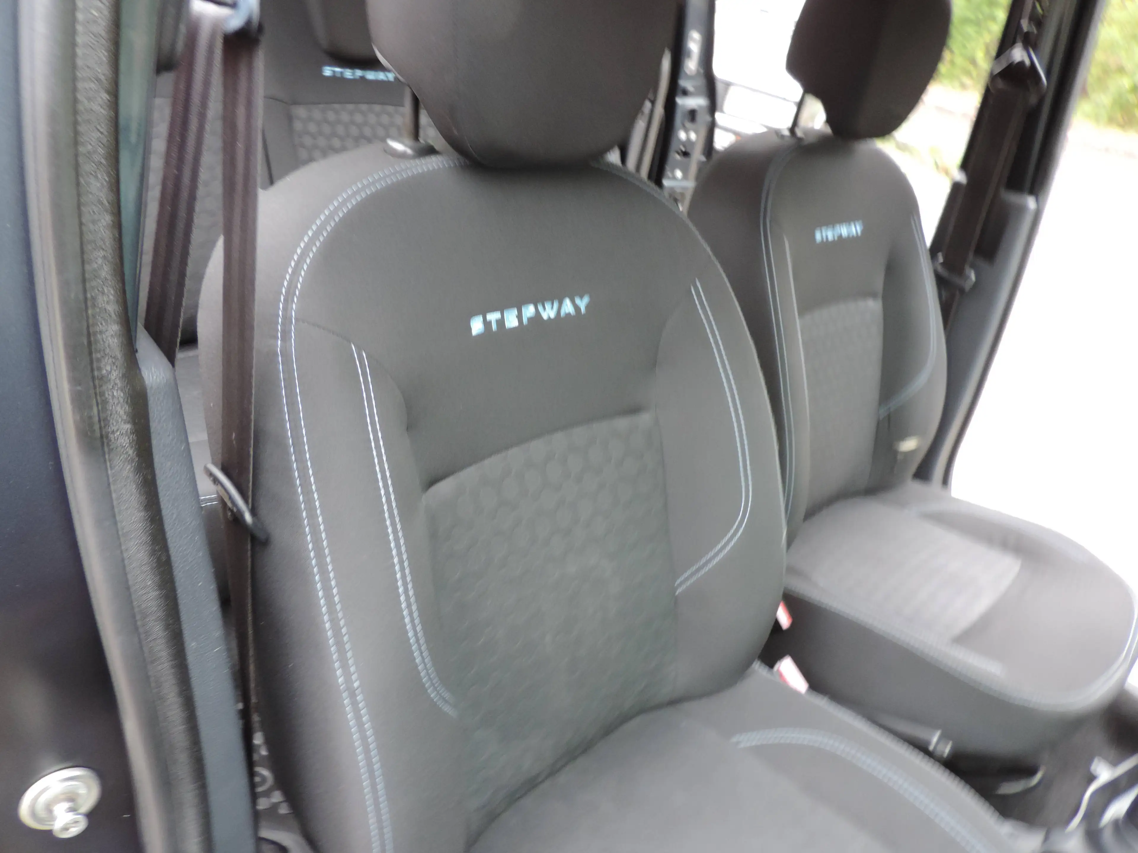Dacia Dokker Stepway Klima AHK 1 Hd. — photo 12