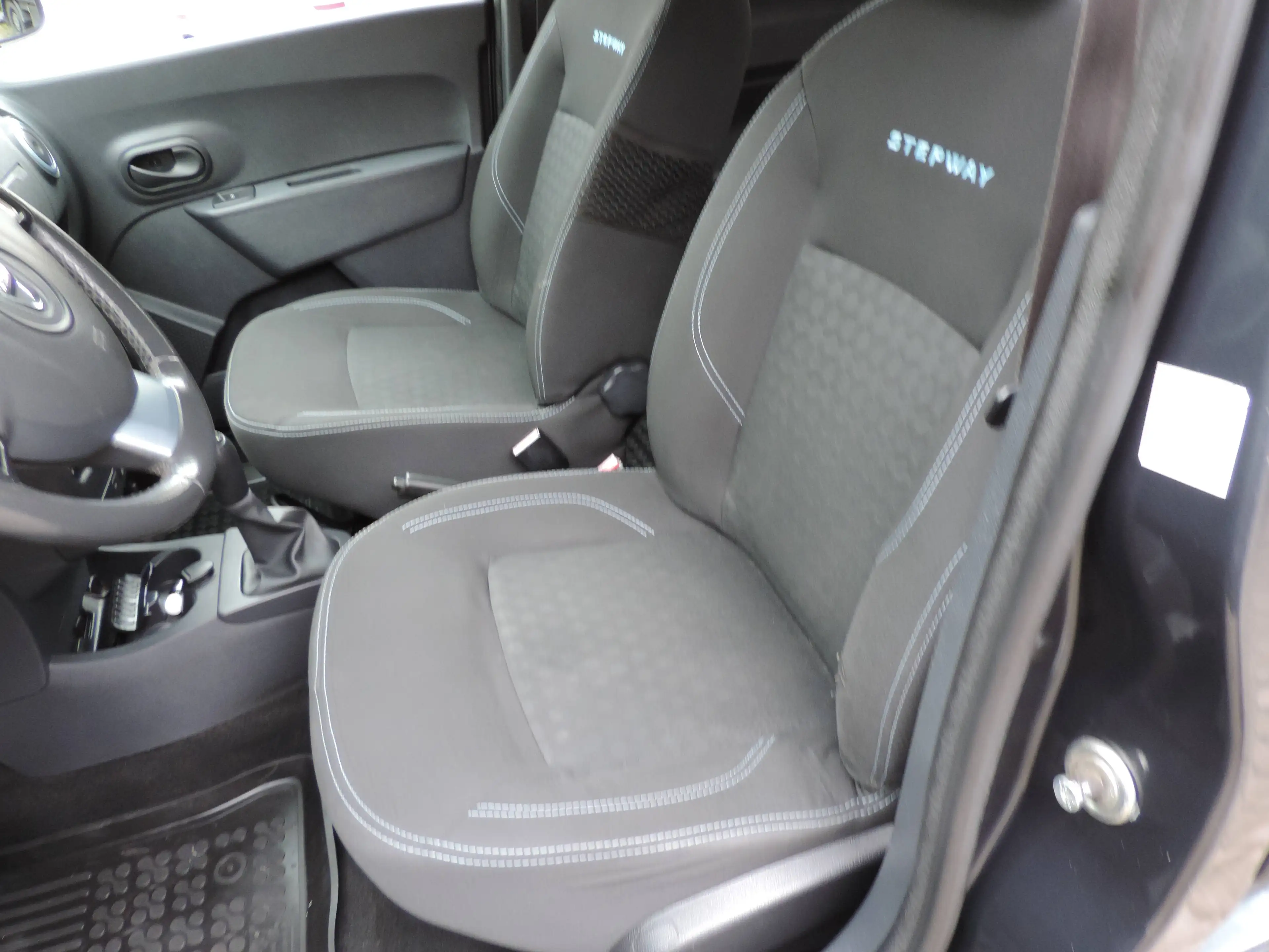 Dacia Dokker Stepway Klima AHK 1 Hd. — photo 11