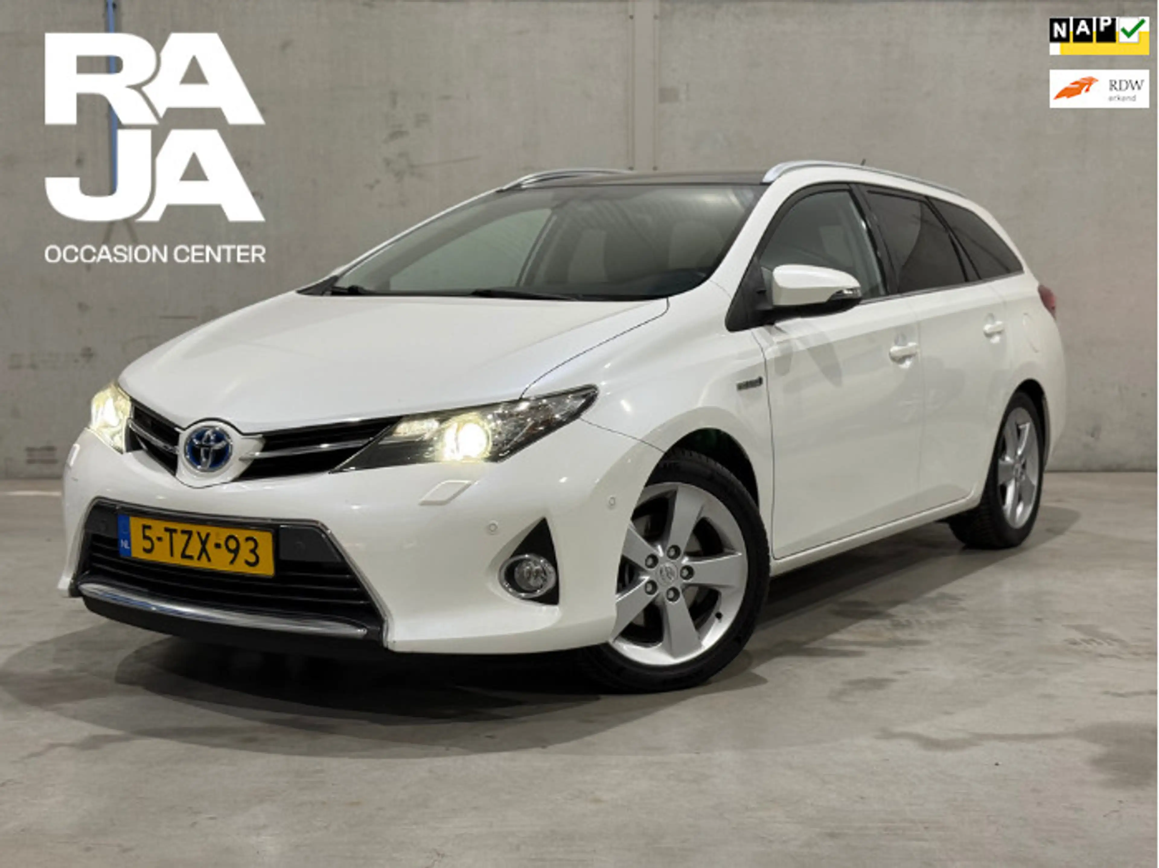 Toyota Auris Touring Sports 1.8 Hybrid Lease+ Cruise Clima Pano