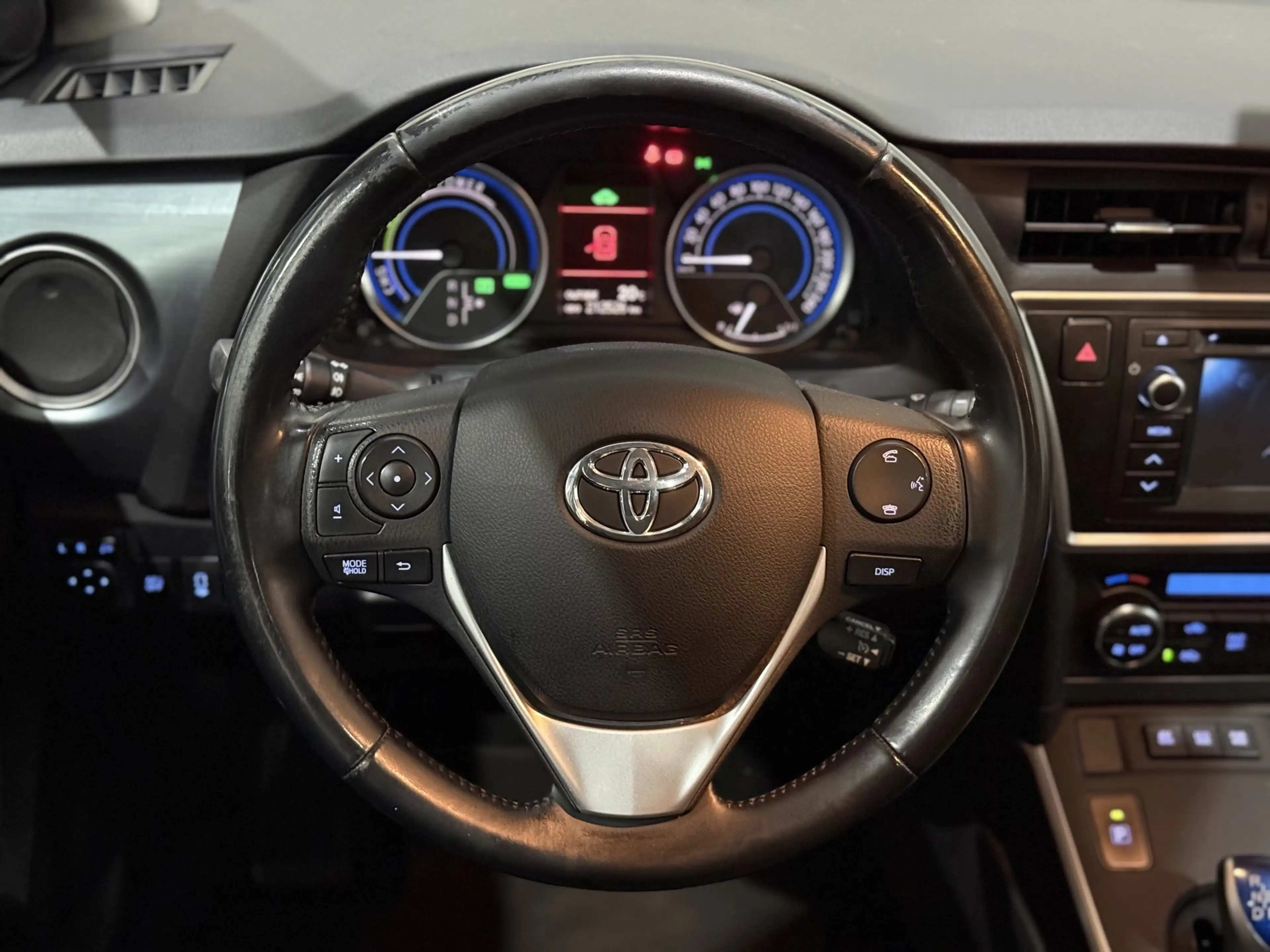 Toyota Auris Touring Sports 1.8 Hybrid Lease+ Cruise Clima Pano — photo 12