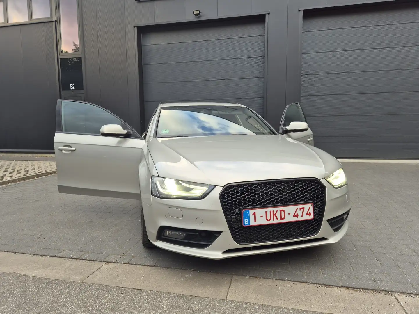 Audi A4 Avant 2.0 TDI DPF multitronic S line Sportpaket - 1
