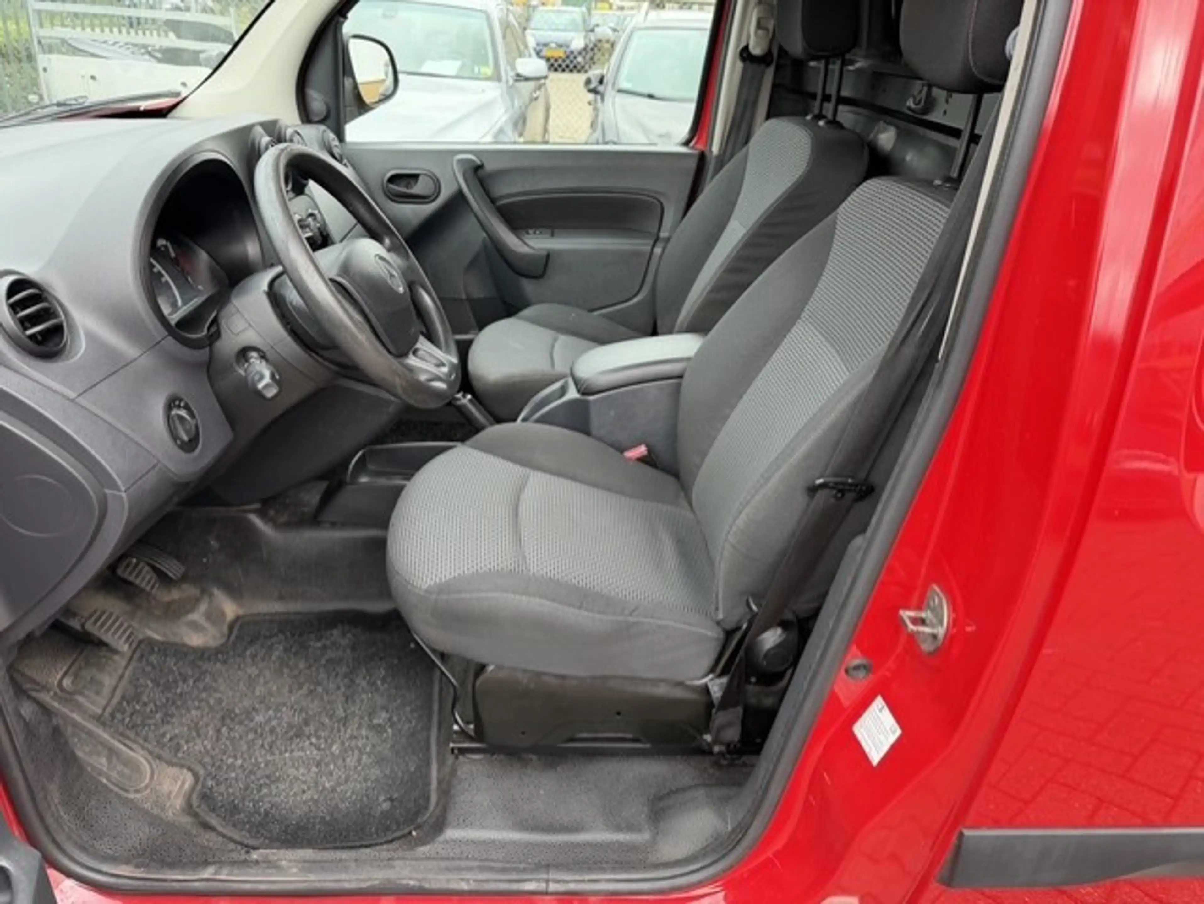 Mercedes-Benz Citan 108 CDI BlueEFFICIENCY AIRCO APK T/M 17-5-2027 — photo 3