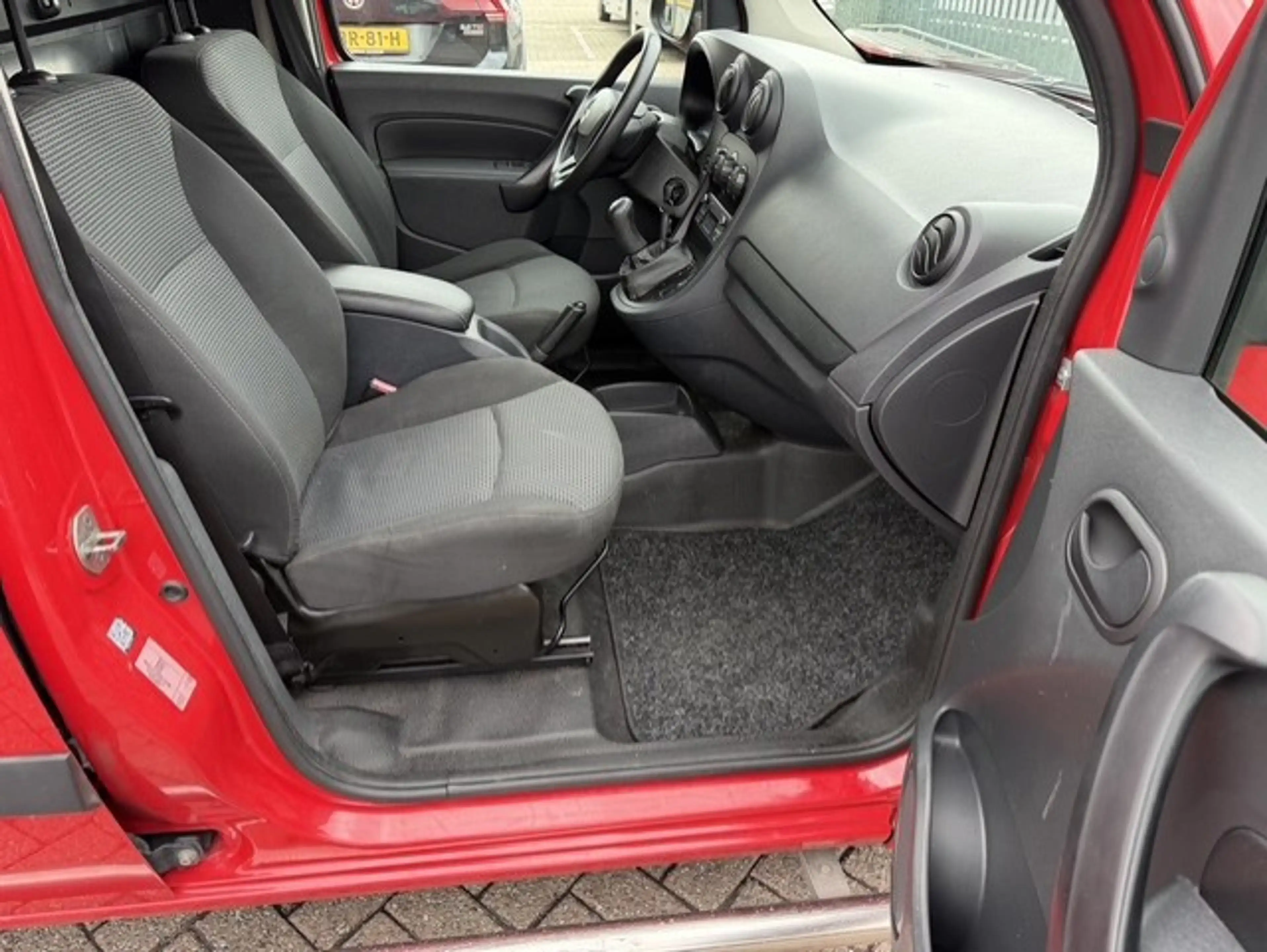 Mercedes-Benz Citan 108 CDI BlueEFFICIENCY AIRCO APK T/M 17-5-2027 — photo 10
