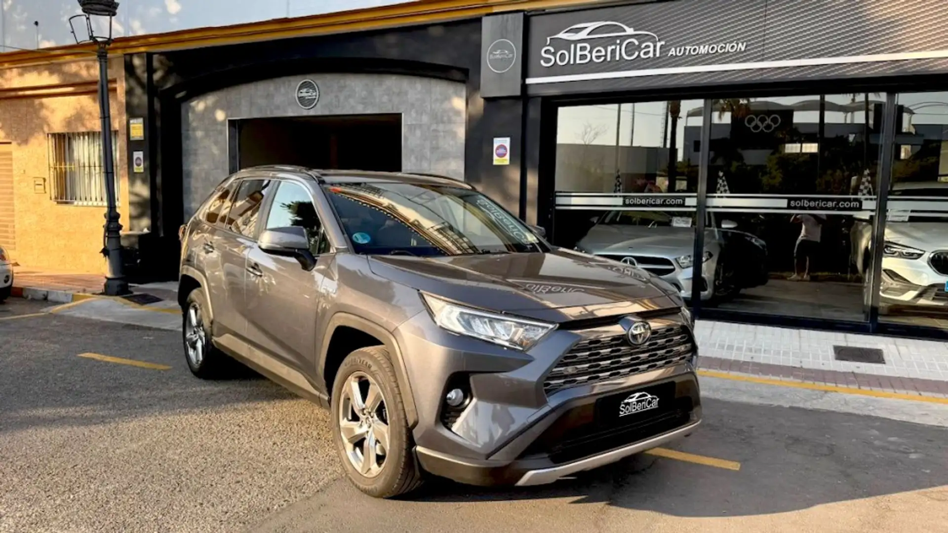 Toyota RAV 4 150D Advance 2WD Gris - 1