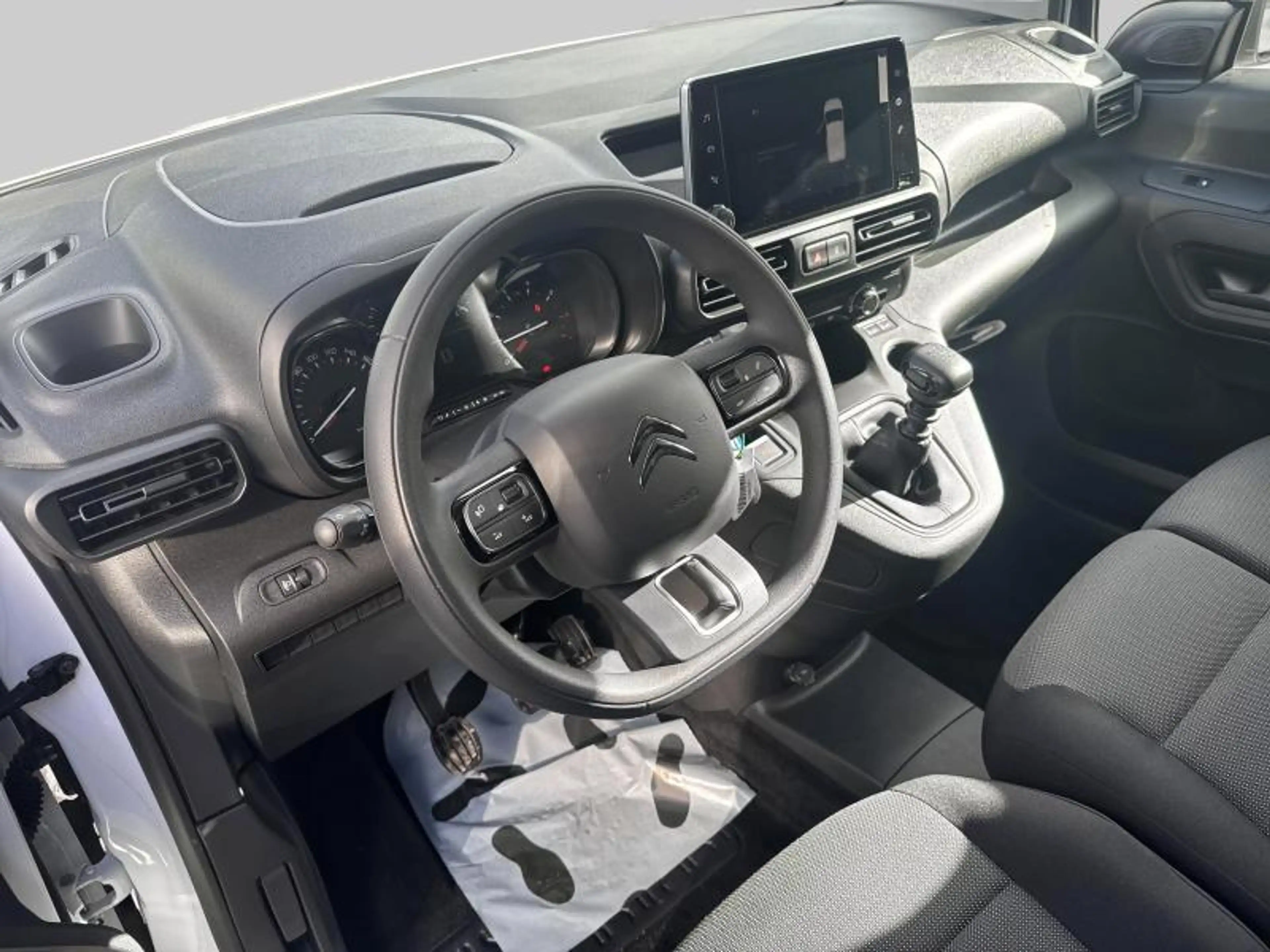 Citroen Berlingo IV — photo 13