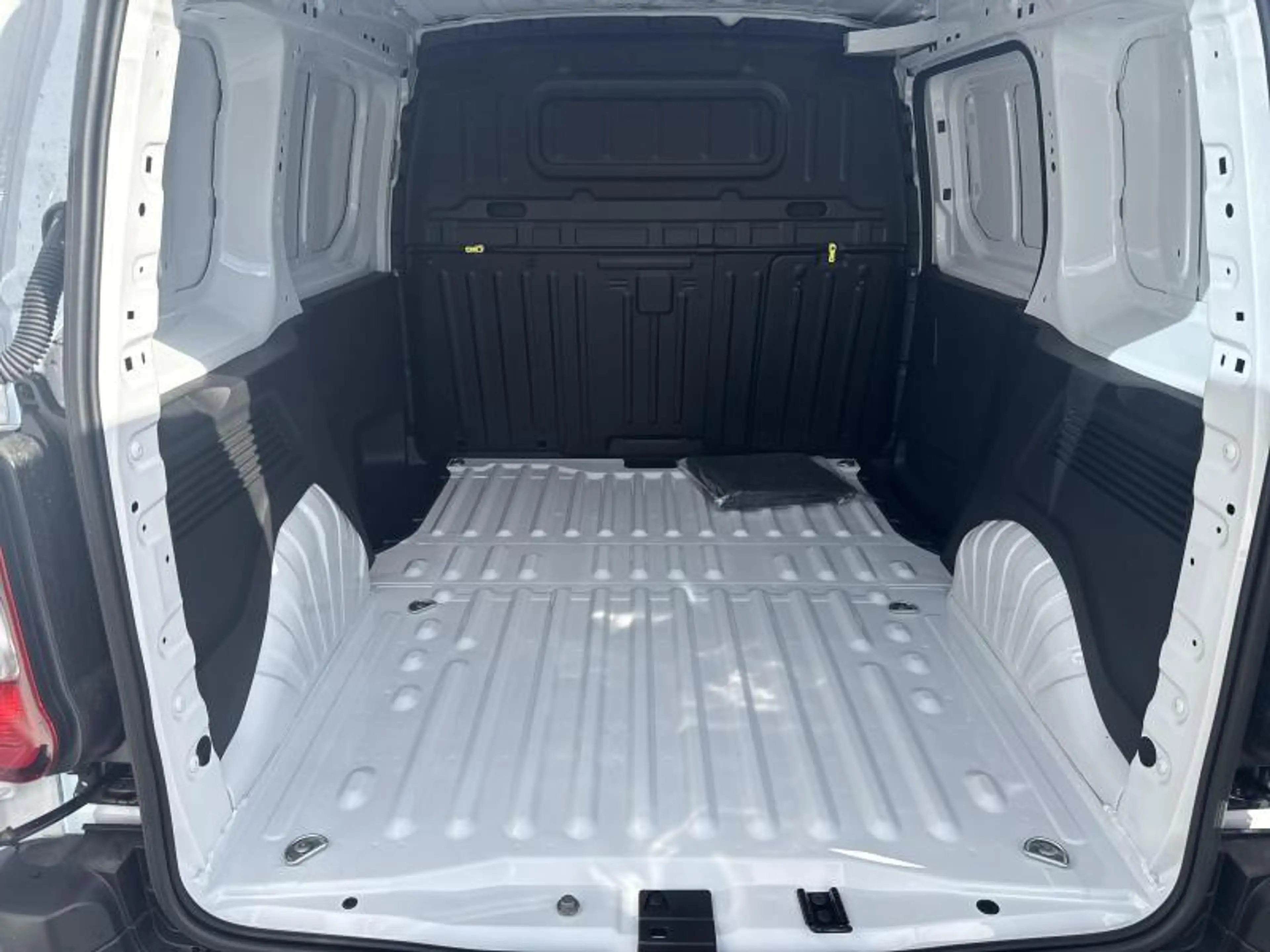 Citroen Berlingo IV — photo 7