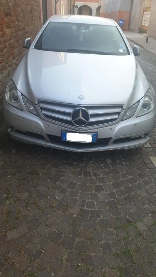 Mercedes-Benz E 250 CDI Coupé BlueEFFICIENCY Avantgarde Argento - 1