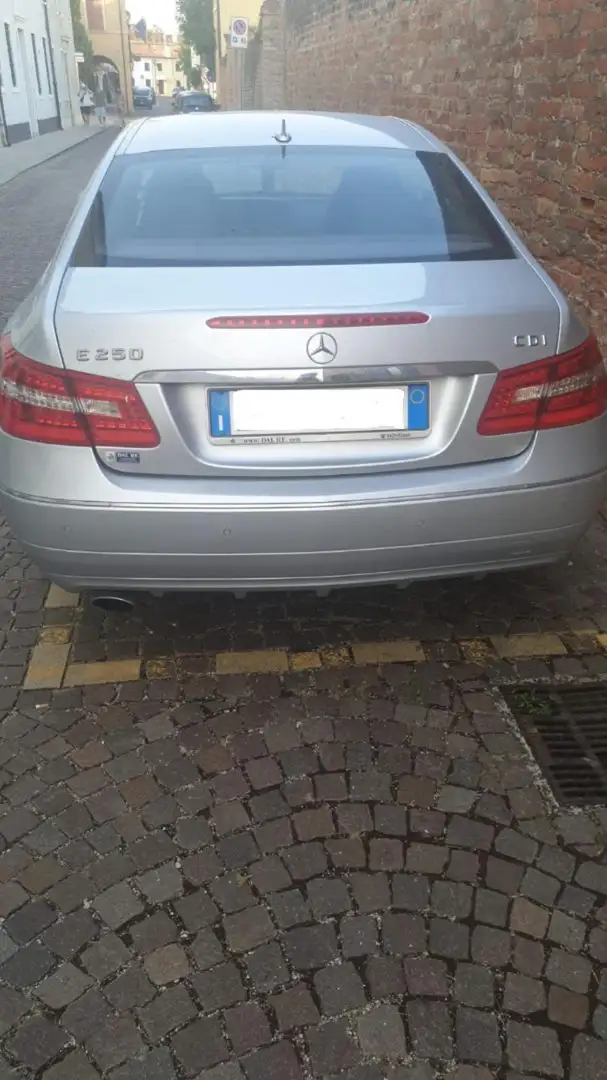 Mercedes-Benz E 250 CDI Coupé BlueEFFICIENCY Avantgarde Argento - 2