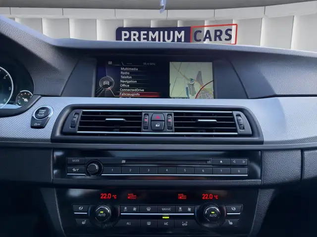 BMW 5 Series view 14