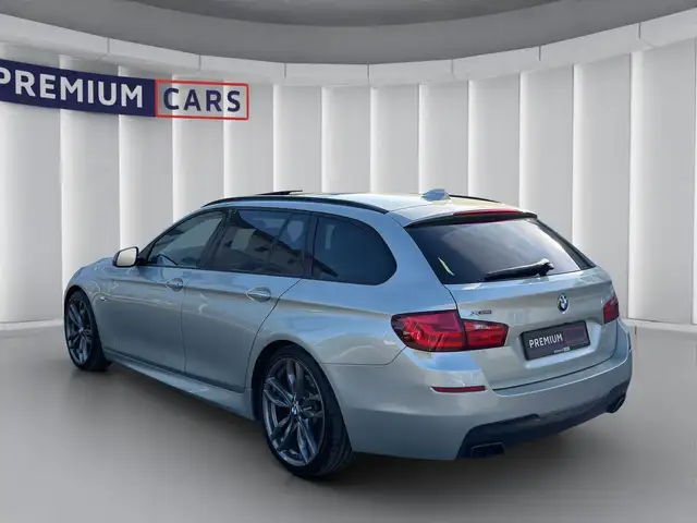 BMW 5 Series view 3