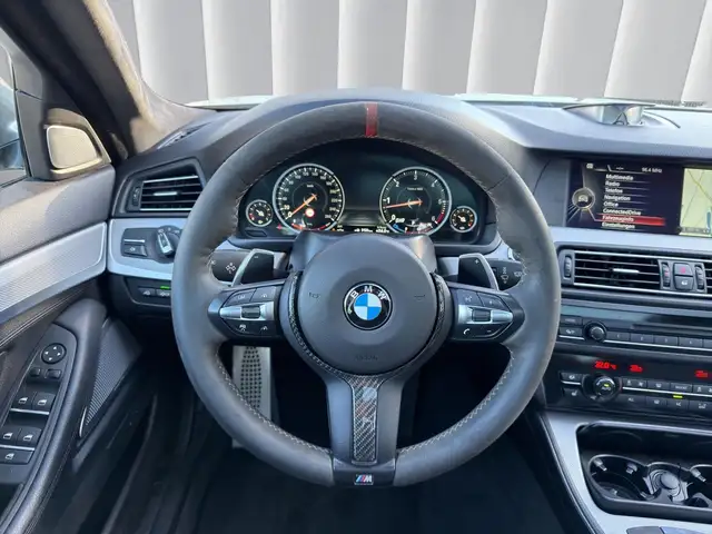 BMW 5 Series view 12