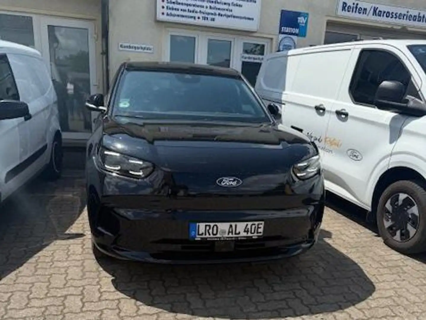 Ford Capri 210kW RWD Premium Schwarz - 1