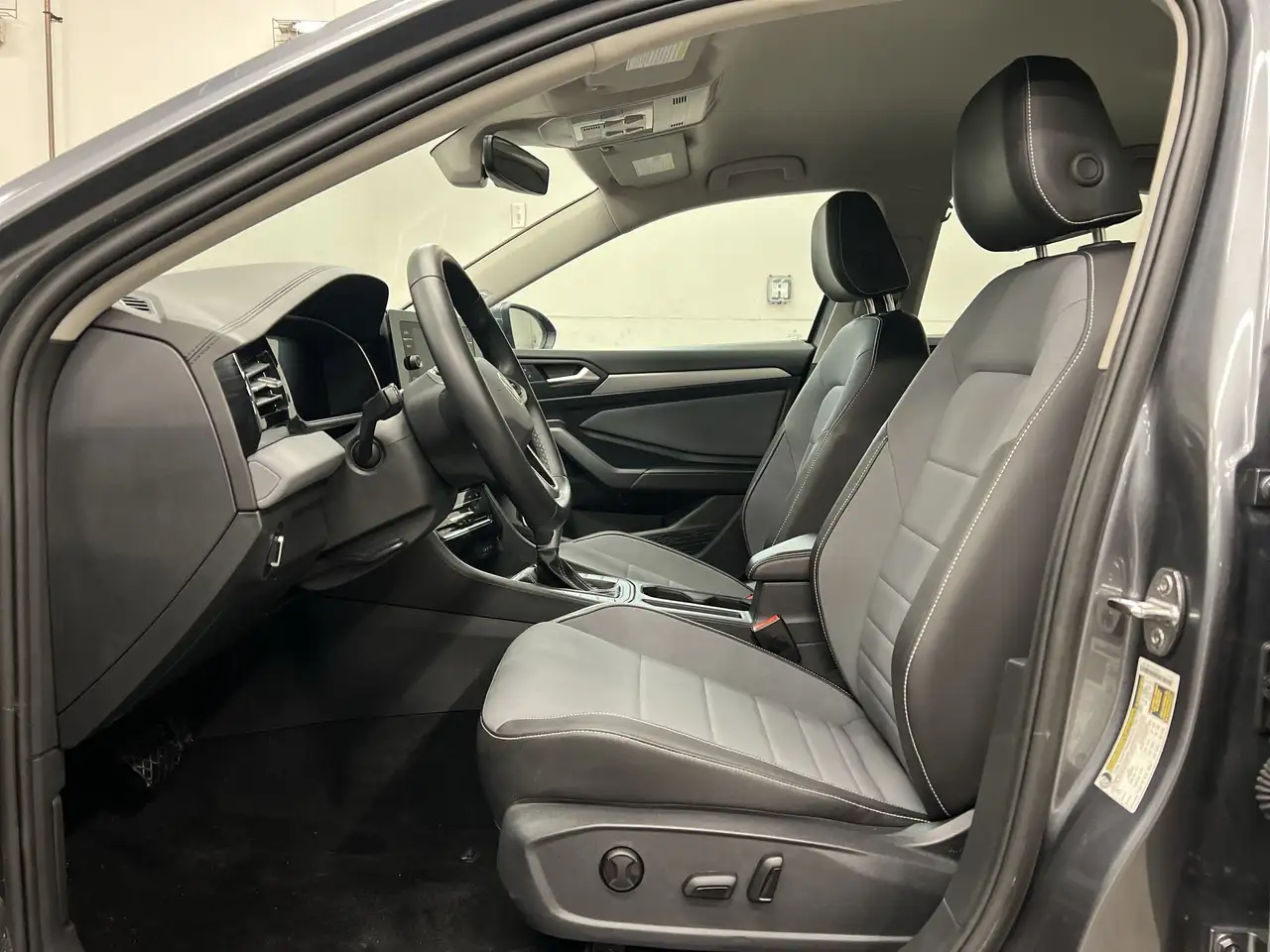Volkswagen Jetta снимка Volkswagen Jetta