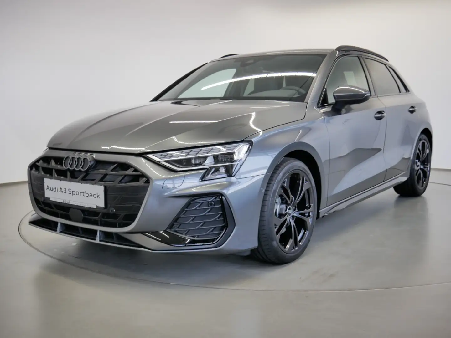 Audi A3 Sportback 35 TDI S line S tro. LED AHK virt. Cock. Grijs - 2