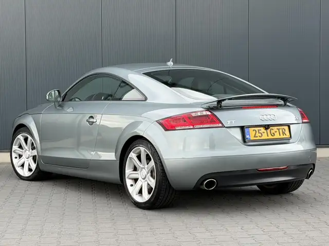Audi TT view 3