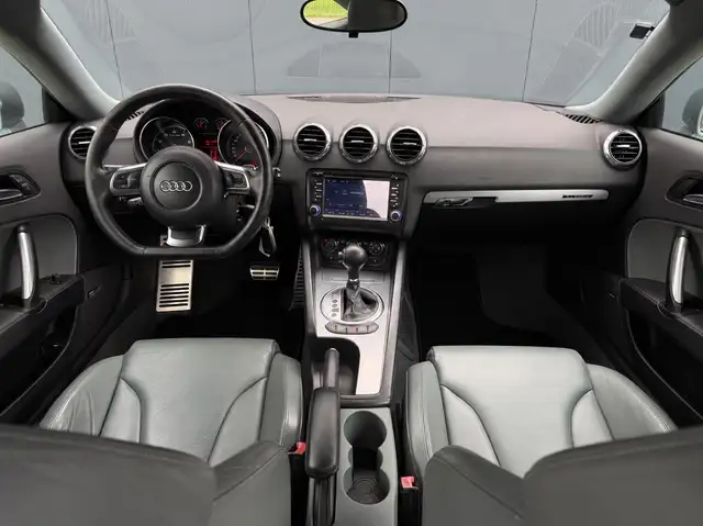 Audi TT view 15