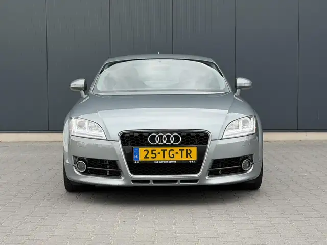 Audi TT view 7