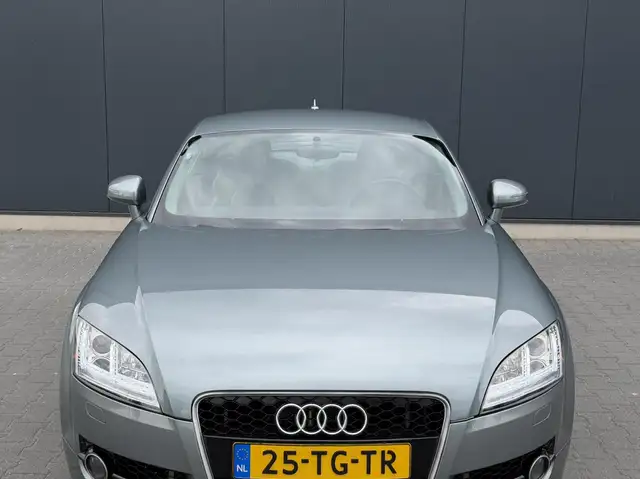 Audi TT view 14