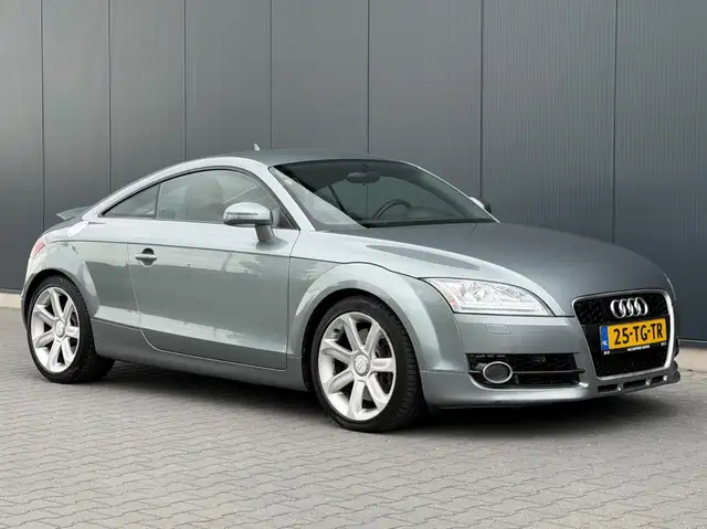 Audi TT view 10