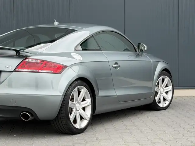 Audi TT view 5