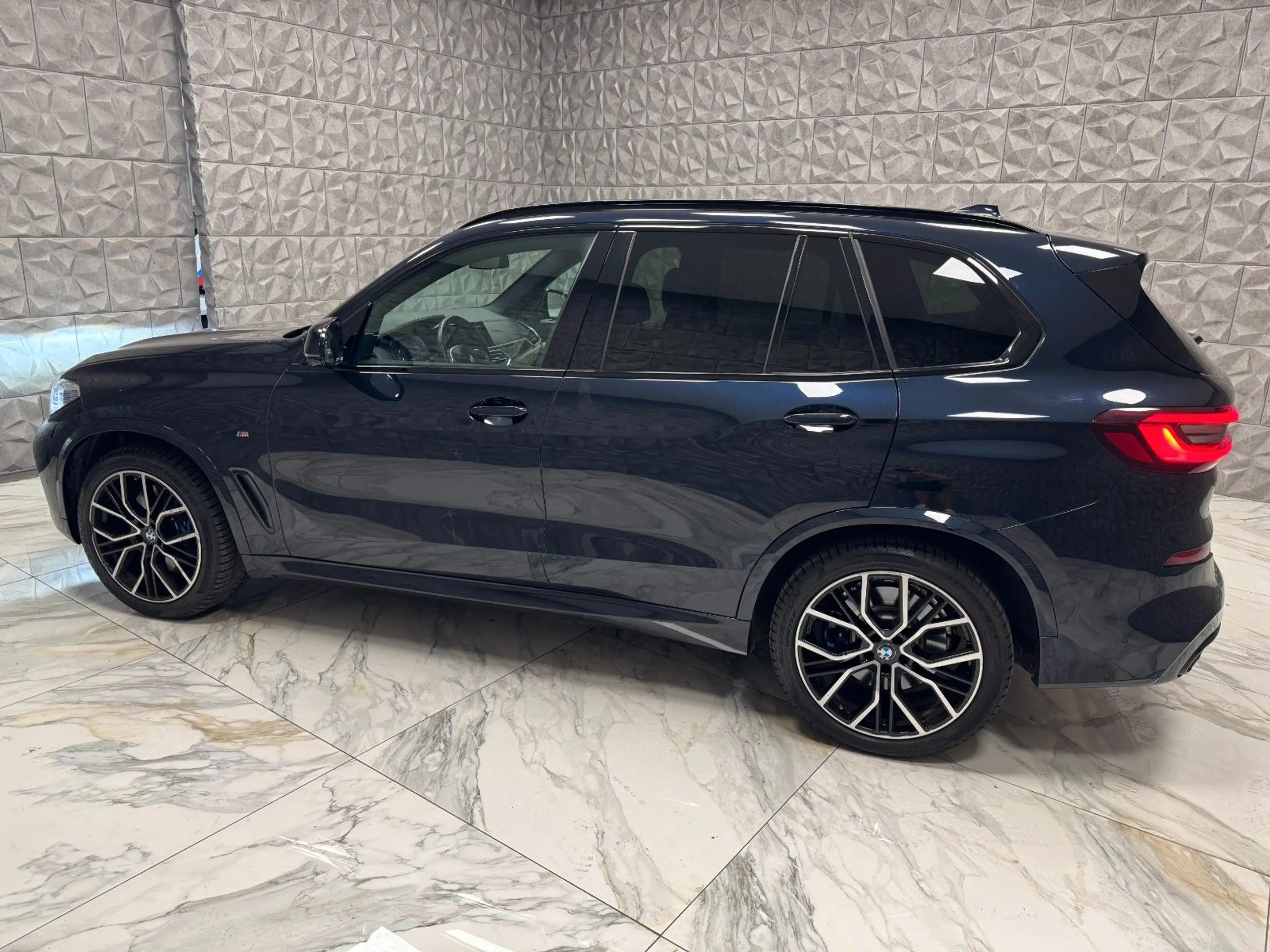 BMW X5 xDrive 40 d M Sport-Individual * 7-Sitze * — photo 9