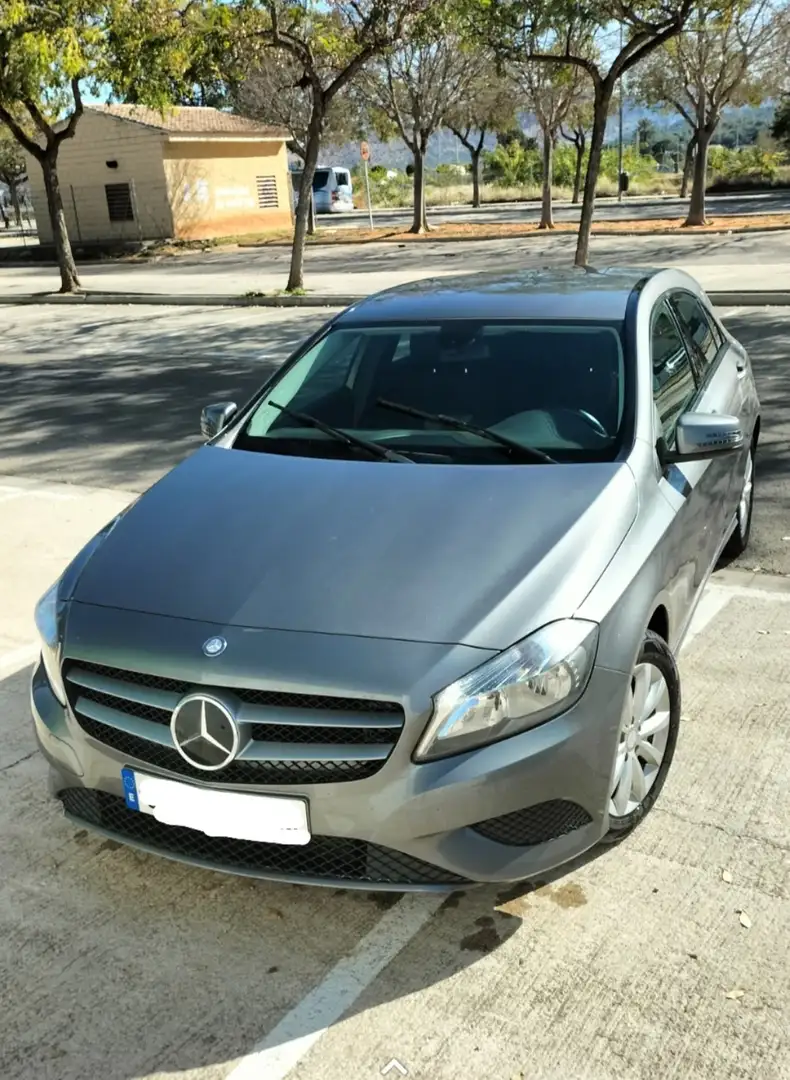 Mercedes-Benz A 180 180CDI BE AMG Sport Plateado - 2